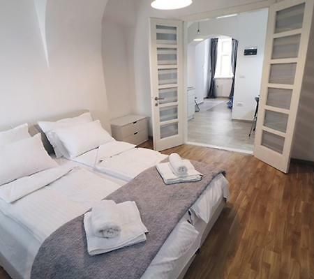 Apartman Tina Novi Sad Bagian luar foto