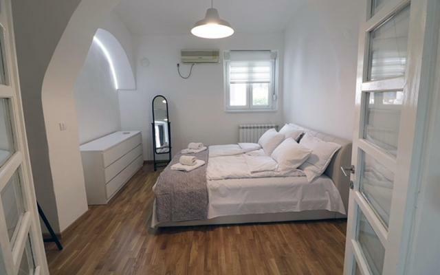 Apartman Tina Novi Sad Bagian luar foto